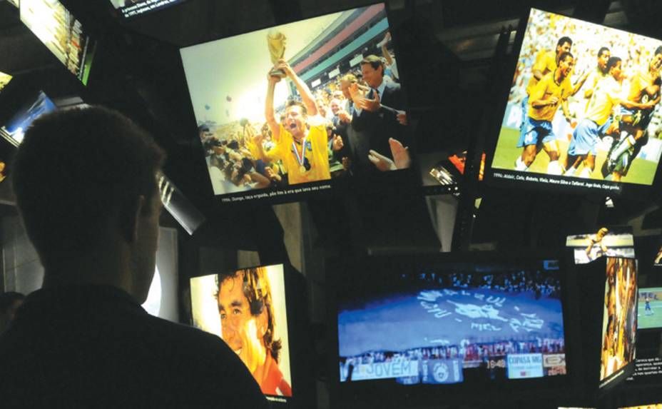 <strong>3. <a href="https://viajeaqui.abril.com.br/estabelecimentos/br-sp-sao-paulo-atracao-museu-do-futebol" rel="Museu do Futebol" target="_blank">Museu do Futebol</a></strong> A tecnologia faz deste do Museu do Futebol uma experiência interativa que encanta até quem não é muito fã do esporte. Fica em um dos lugares mais emblemáticos para o futebol na capital paulista: o Estádio Pacaembu. <a href="https://viajeaqui.abril.com.br/estabelecimentos/br-sp-sao-paulo-atracao-museu-do-futebol/mapa" rel="Veja o mapa" target="_blank">Veja o mapa</a> <strong>3. <a href="https://viajeaqui.abril.com.br/estabelecimentos/br-sp-sao-paulo-atracao-museu-do-futebol" rel="Museu do Futebol" target="_blank">Museu do Futebol</a></strong> A tecnologia faz deste do Museu do Futebol uma experiência interativa que encanta até quem não é muito fã do esporte. Fica em um dos lugares mais emblemáticos para o futebol na capital paulista: o Estádio Pacaembu. <a href="https://viajeaqui.abril.com.br/estabelecimentos/br-sp-sao-paulo-atracao-museu-do-futebol/mapa" rel="Veja o mapa" target="_blank">Veja o mapa</a>