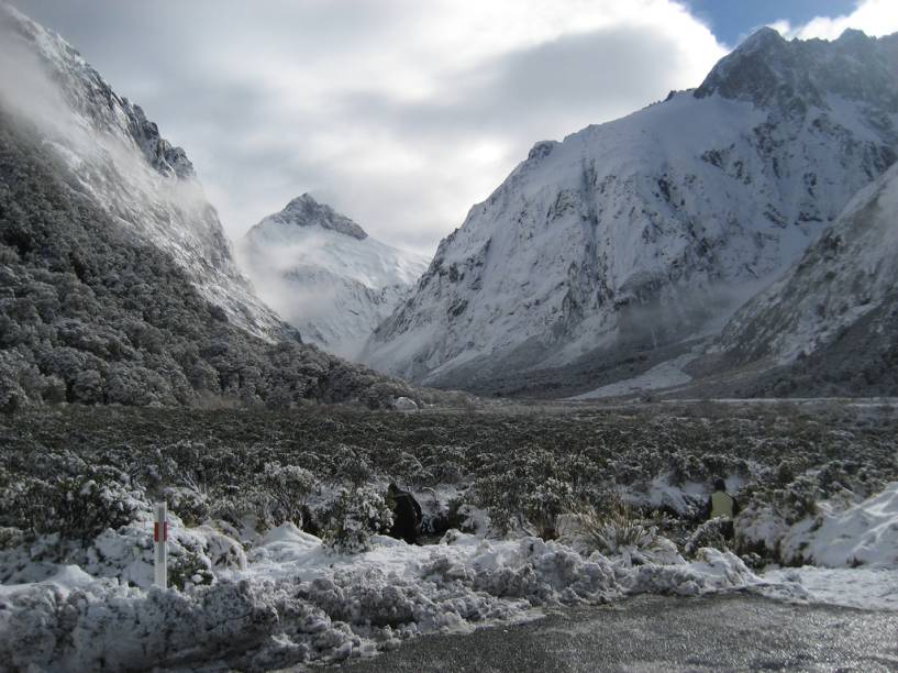 <strong>9. Milford Road, Nova Zelândia </strong>Com 294 quilômetros de extensão, a Estrada Estadual 94, no sul da Nova Zelândia, é considerada uma das mais belas do planeta, passando por vales, cânions e rios entre Milford Sound e Gore