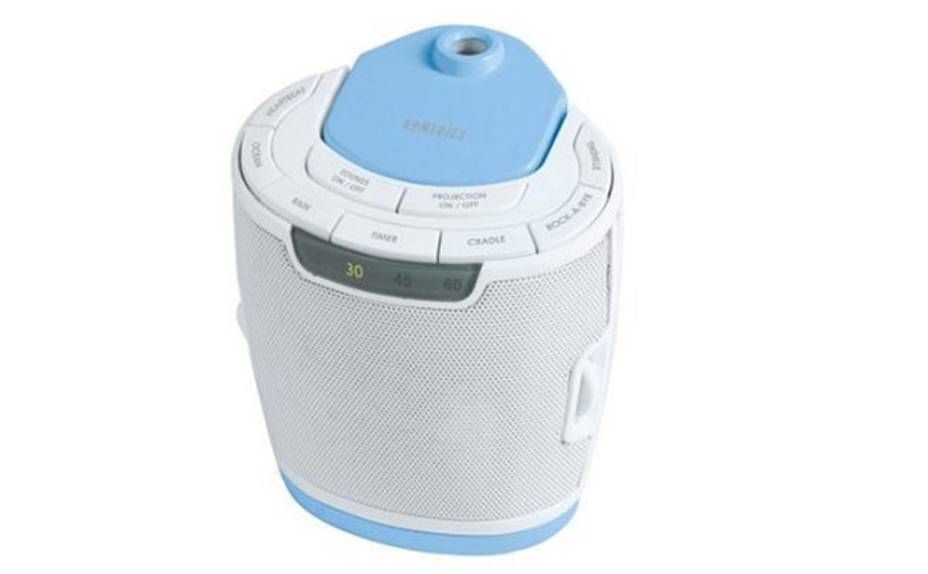 <strong>Música para acalmar o bebê</strong><br />  <br />  O SS-3000 Soundspa Lullaby, da HoMedics, é um aparelho que projeta imagens e emite sons para ajudar a criança a ter um sono tranquilo, indicado pela <em>personal shopper</em> Priscila Goldenberg. Tem na memória três opções de som natural (floresta, oceano e batidas do coração) e três canções infantis. Um timer permite programar o tempo de desligamento do aparelho. Nos EUA, você gastará por volta de US$ 20, no Brasil, cerca de R$ 200     