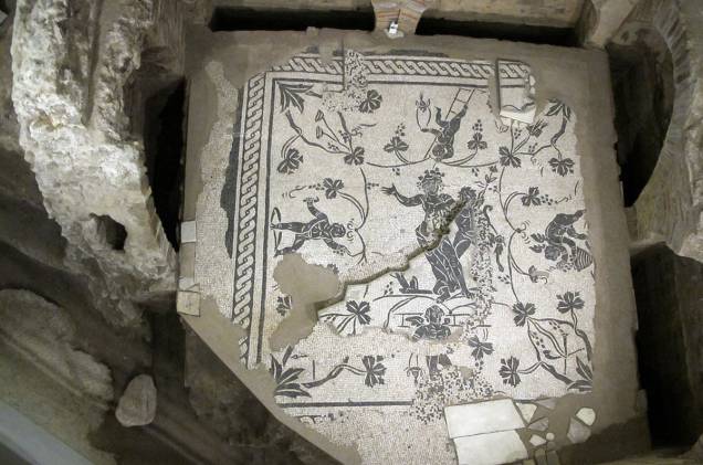 Dá pra ver os mosaicos da Necrópole da Via Triumphalis Dá pra ver os mosaicos da Necrópole da Via Triumphalis
