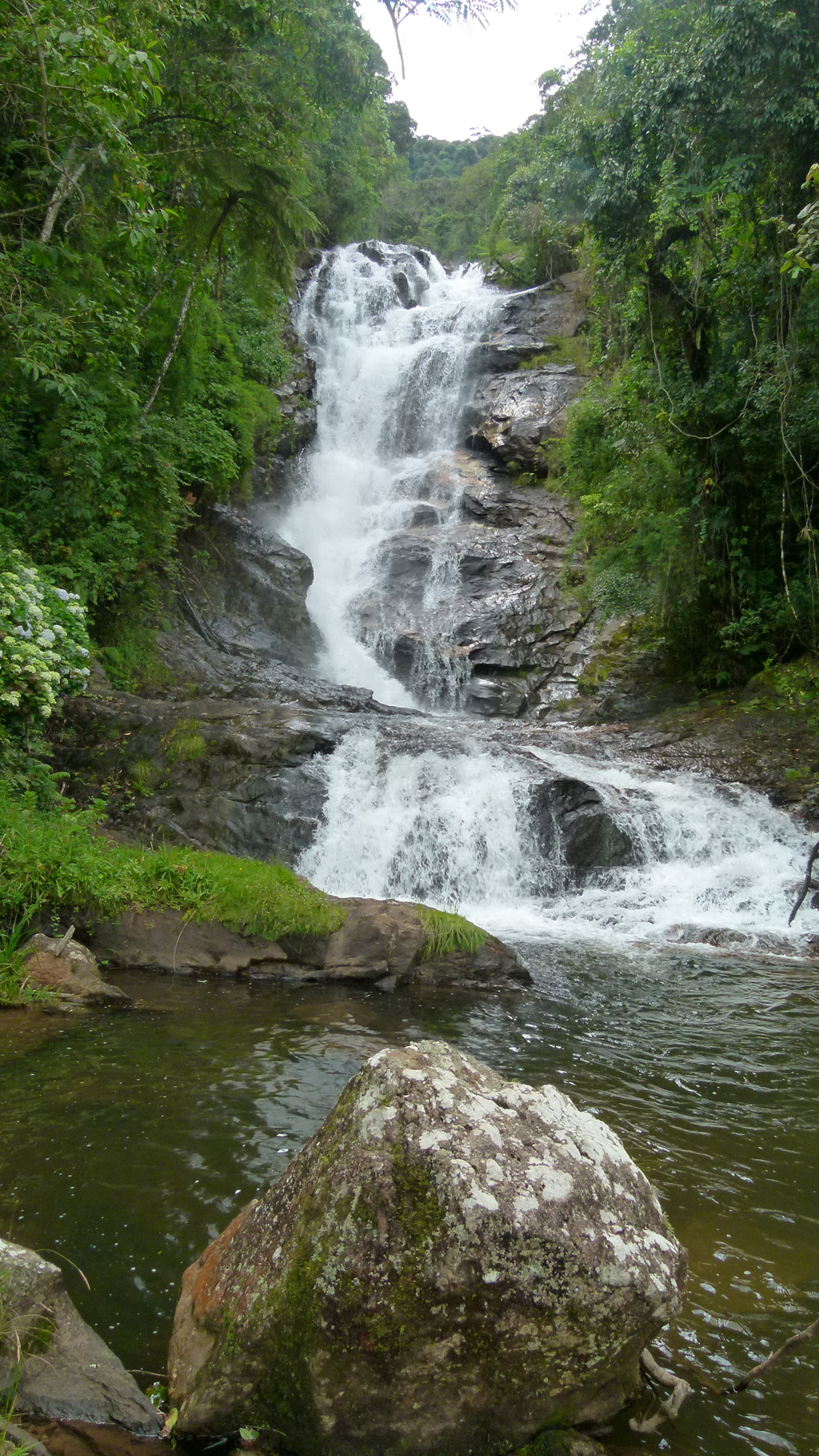 Queda da Cachoeira 5 Estelas Queda da Cachoeira 5 Estelas