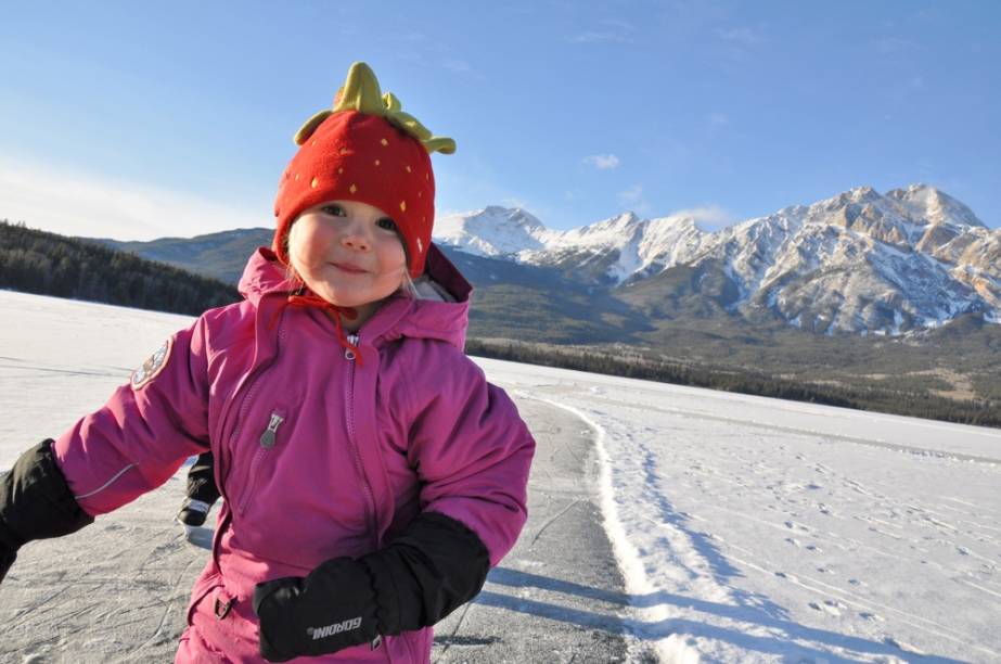 Pyramid Lake, Jasper National Park, em Alberta Pyramid Lake, Jasper National Park, em Alberta