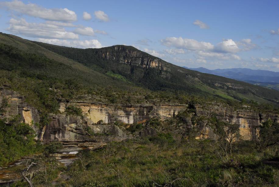 O Paredão Santo Antônio é uma das atrações do <a href="https://viajeaqui.abril.com.br/estabelecimentos/br-mg-conceicao-do-ibitipoca-atracao-parque-estadual-do-ibitipoca" rel="Parque Estadual do Ibitipoca" target="_blank">Parque Estadual do Ibitipoca</a>, em <a href="https://viajeaqui.abril.com.br/estados/br-minas-gerais" rel="Minas Gerais" target="_blank">Minas Gerais</a>