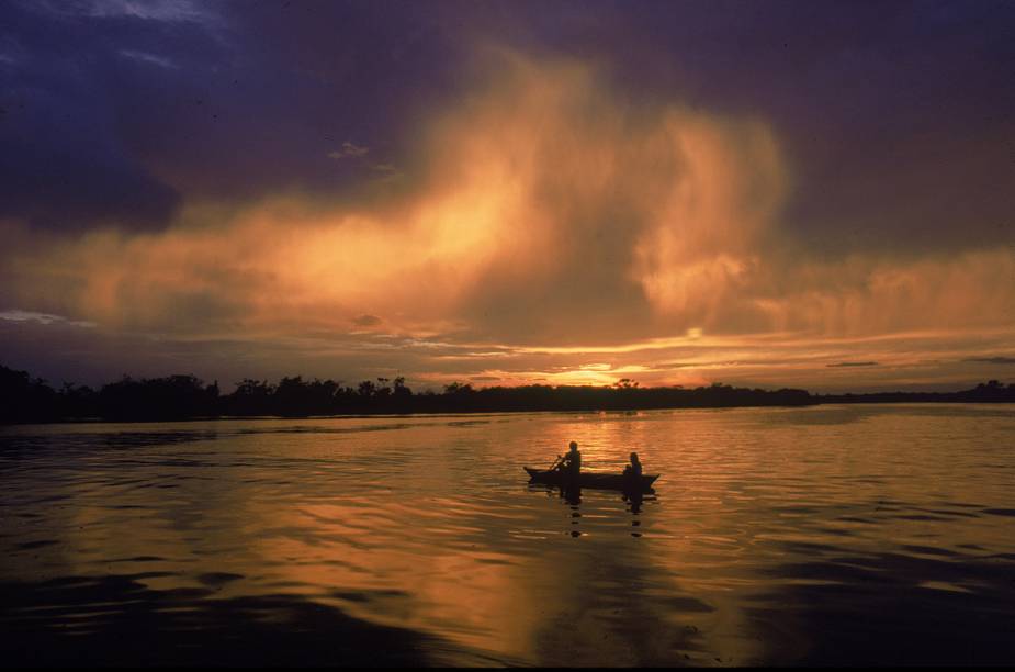 A cidade é base para explorar os esplendorosos e (quase) intocados Parque Nacional de Anavilhanas e Parque Nacional do Jaú. <a href="https://www.booking.com/searchresults.pt-br.html?aid=332455&sid=605c56653290b80351df808102ac423d&sb=1&src=searchresults&src_elem=sb&error_url=https%3A%2F%2Fwww.booking.com%2Fsearchresults.pt-br.html%3Faid%3D332455%3Bsid%3D605c56653290b80351df808102ac423d%3Bcity%3D-649321%3Bclass_interval%3D1%3Bdest_id%3D900040389%3Bdest_type%3Dcity%3Bdtdisc%3D0%3Bfrom_sf%3D1%3Bgroup_adults%3D2%3Bgroup_children%3D0%3Binac%3D0%3Bindex_postcard%3D0%3Blabel_click%3Dundef%3Bno_rooms%3D1%3Boffset%3D0%3Bpostcard%3D0%3Braw_dest_type%3Dcity%3Broom1%3DA%252CA%3Bsb_price_type%3Dtotal%3Bsearch_selected%3D1%3Bsrc%3Dsearchresults%3Bsrc_elem%3Dsb%3Bss%3DMorro%2520de%2520S%25C3%25A3o%2520Paulo%252C%2520%25E2%2580%258BBahia%252C%2520%25E2%2580%258BBrasil%3Bss_all%3D0%3Bss_raw%3DMorro%2520de%2520S%25C3%25A3o%2520Paulo%3Bssb%3Dempty%3Bsshis%3D0%3Bssne_untouched%3DJericoacoara%26%3B&ss=Novo+Air%C3%83%C2%A3o%2C+Amazonas%2C+Brasil&ssne=Morro+de+S%C3%A3o+Paulo&ssne_untouched=Morro+de+S%C3%A3o+Paulo&city=900040389&checkin_monthday=&checkin_month=&checkin_year=&checkout_monthday=&checkout_month=&checkout_year=&group_adults=2&group_children=0&no_rooms=1&from_sf=1&ss_raw=Novo+Air%C3%A3o&ac_position=0&ac_langcode=xb&dest_id=-657494&dest_type=city&place_id_lat=-2.62694&place_id_lon=-60.950001&search_pageview_id=4c6c7a4069790164&search_selected=true&search_pageview_id=4c6c7a4069790164&ac_suggestion_list_length=2&ac_suggestion_theme_list_length=0" target="_blank" rel="noopener"><em>Busque hospedagens em Novo Airão</em></a>