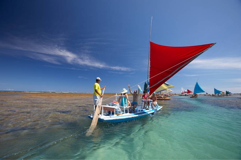 Passeio de Jangada nas piscinas naturais de Porto de Galinhas