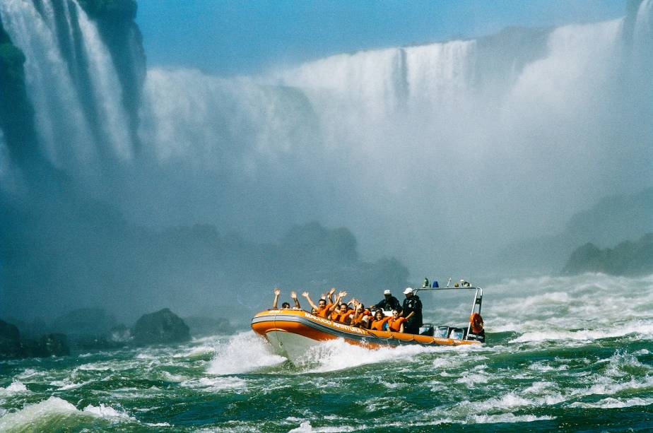 Macuco Safári, o passeio de barco imperdível do Parque Nacional do Iguaçu, no lado brasileiro