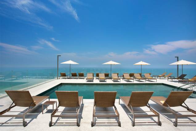 Piscina na cobertura do <a href="https://www.windsormarapendihotel.com.br/" rel="Windsor Marapendi" target="_blank">Windsor Marapendi</a> Piscina na cobertura do <a href="https://www.windsormarapendihotel.com.br/" rel="Windsor Marapendi" target="_blank">Windsor Marapendi</a>