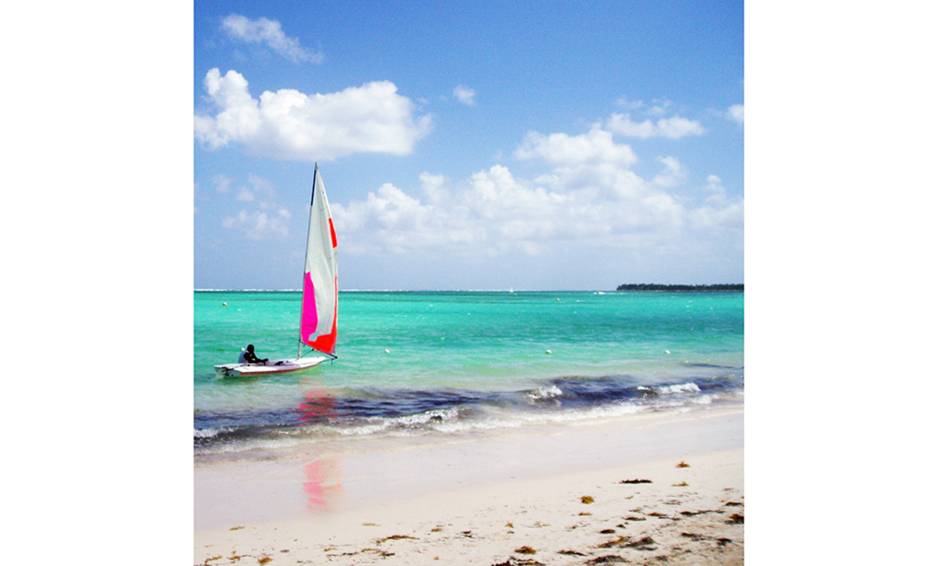 <strong> PARA ADULTOS</strong> Nas noites só para adultos no <a href="https://www.barcelo.com/barcelohotels/pt_pt/hoteis/republica-dominicana/punta-cana-praia-bavaro/hotel-barcelo-bavaro-beach/descricao-geral.aspx" target="_blank" rel="noopener">Barceló Bávaro Beach</a> os hóspedes podem usufruir de nove restaurantes à la carte, cassino e uma balada, além das instalações do Barceló Bávaro Palace Deluxe. <strong> PARA ADULTOS</strong> Nas noites só para adultos no <a href="https://www.barcelo.com/barcelohotels/pt_pt/hoteis/republica-dominicana/punta-cana-praia-bavaro/hotel-barcelo-bavaro-beach/descricao-geral.aspx" target="_blank" rel="noopener">Barceló Bávaro Beach</a> os hóspedes podem usufruir de nove restaurantes à la carte, cassino e uma balada, além das instalações do Barceló Bávaro Palace Deluxe.