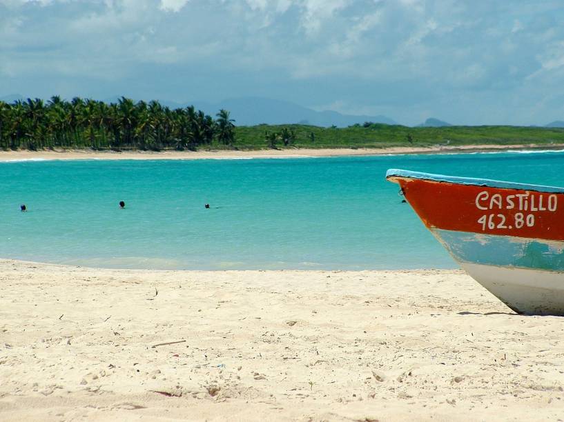 <strong>CASSINO, GOLFE & INFRA </strong> Gigante com 15 piscinas, nove restaurantes, shows e 1800 quartos, o <a href="https://www.hardrockhotelpuntacana.com/hard-rock-golf.htm" target="_blank" rel="noopener">Hard Rock Hotel & Casino</a>, na linda Praia Macao (foto), abriga ainda o maior cassino da <a href="https://viajeaqui.abril.com.br/paises/republica-dominicana" target="_blank" rel="noopener">República Dominicana</a> e um campo de golfe onde os hóspedes podem fazer aulas introdutórias sem custo. <strong>CASSINO, GOLFE & INFRA </strong> Gigante com 15 piscinas, nove restaurantes, shows e 1800 quartos, o <a href="https://www.hardrockhotelpuntacana.com/hard-rock-golf.htm" target="_blank" rel="noopener">Hard Rock Hotel & Casino</a>, na linda Praia Macao (foto), abriga ainda o maior cassino da <a href="https://viajeaqui.abril.com.br/paises/republica-dominicana" target="_blank" rel="noopener">República Dominicana</a> e um campo de golfe onde os hóspedes podem fazer aulas introdutórias sem custo.