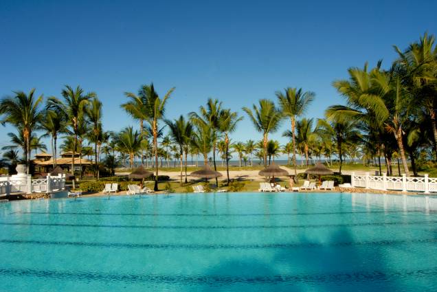 Vista da piscina semi-olímpica do Hotel Transamérica Ilha de Comandatuba, na Bahia Vista da piscina semi-olímpica do Hotel Transamérica Ilha de Comandatuba, na Bahia