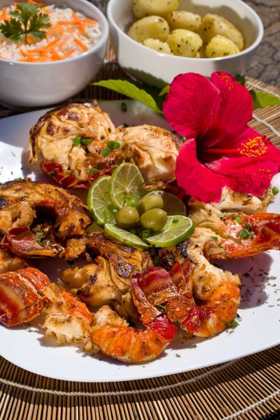 Filé de Lagosta à Beira-Mar é a sugestão do restaurante Burgalhau (R$ 66 com desconto), durante o 3.º Festival Gastronômico da Lagosta de Maragogi e Japaratinga.    <strong>Onde:</strong> Rota do Sol, AL 101 Norte, Sítio Burgalhau, Maragogi – Tel. (82) 3296-6170, 9114-9402    <strong>Horário de funcionamento: </strong>segunda a domingo, das 8h às 22h