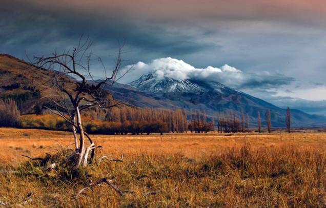 Vulcão Lanin, localizado entre a Argentina e o Chile Vulcão Lanin, localizado entre a Argentina e o Chile