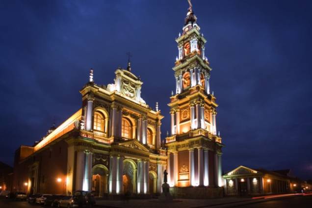 Uma das melhores atrações de Salta é a Igreja de São Francisco, com fachada imponente e interior rico em detalhes Uma das melhores atrações de Salta é a Igreja de São Francisco, com fachada imponente e interior rico em detalhes