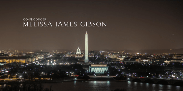 Vista noturna, mais próxima e central do <strong>Rio Potomac</strong>, com as colunas do <strong>Lincoln Memorial </strong>iluminadas, assim como o <strong>Obelisco do</strong> <strong>Monumento a Washington</strong> e a cúpula do <strong>Capitólio</strong> Vista noturna, mais próxima e central do <strong>Rio Potomac</strong>, com as colunas do <strong>Lincoln Memorial </strong>iluminadas, assim como o <strong>Obelisco do</strong> <strong>Monumento a Washington</strong> e a cúpula do <strong>Capitólio</strong>