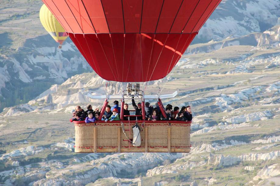 <a href="https://viajeaqui.abril.com.br/materias/capadocia-baloes-turquia" rel="Passeio de balão na Capadócia" target="_self">Passeio de balão</a><a href="https://viajeaqui.abril.com.br/materias/capadocia-baloes-turquia" rel="Passeio de balão na Capadócia" target="_self"> na Capadócia</a>, <a href="https://viajeaqui.abril.com.br/paises/turquia" rel="Turquia" target="_self">Turquia</a>