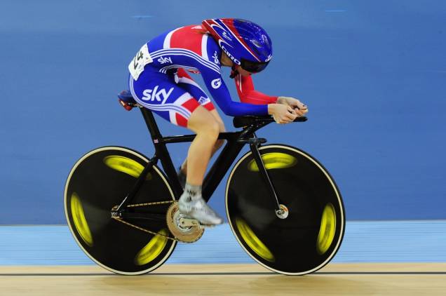 As competições de ciclismo dos <strong>Jogos Olímpicos e das Paraolimpíadas de Londres </strong>terão como palco o Velodrome. Esta é a arena da próxima Olimpíada que levou os conceitos de sustentabilidade aos níveis mais extremos. A madeira de seu piso é de origem certificada e os revestimentos de seu exterior tem emissão mínima de poluentes. Além disso, o design do edifício tira máximo proveito da iluminação natural e reduz o uso de ar-condicionado As competições de ciclismo dos <strong>Jogos Olímpicos e das Paraolimpíadas de Londres </strong>terão como palco o Velodrome. Esta é a arena da próxima Olimpíada que levou os conceitos de sustentabilidade aos níveis mais extremos. A madeira de seu piso é de origem certificada e os revestimentos de seu exterior tem emissão mínima de poluentes. Além disso, o design do edifício tira máximo proveito da iluminação natural e reduz o uso de ar-condicionado