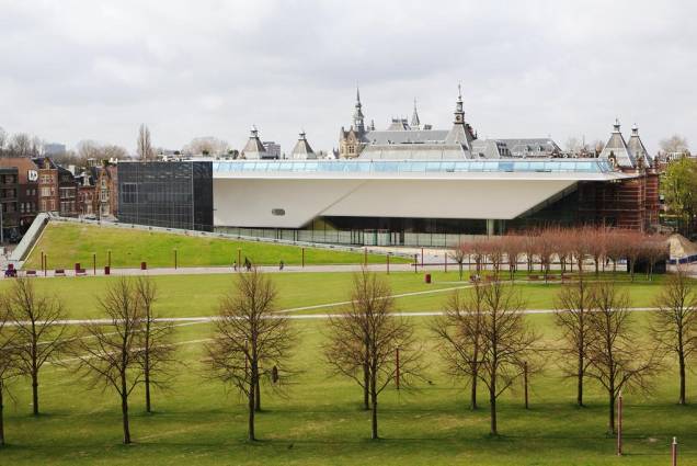 Panorama mostra o resultado da grande reforma recente do <a href="https://viajeaqui.abril.com.br/estabelecimentos/holanda-amsterda-atracao-museu-stedelijk" rel="Museu Stedelijk" target="_blank">Museu Stedelijk</a> Panorama mostra o resultado da grande reforma recente do <a href="https://viajeaqui.abril.com.br/estabelecimentos/holanda-amsterda-atracao-museu-stedelijk" rel="Museu Stedelijk" target="_blank">Museu Stedelijk</a>