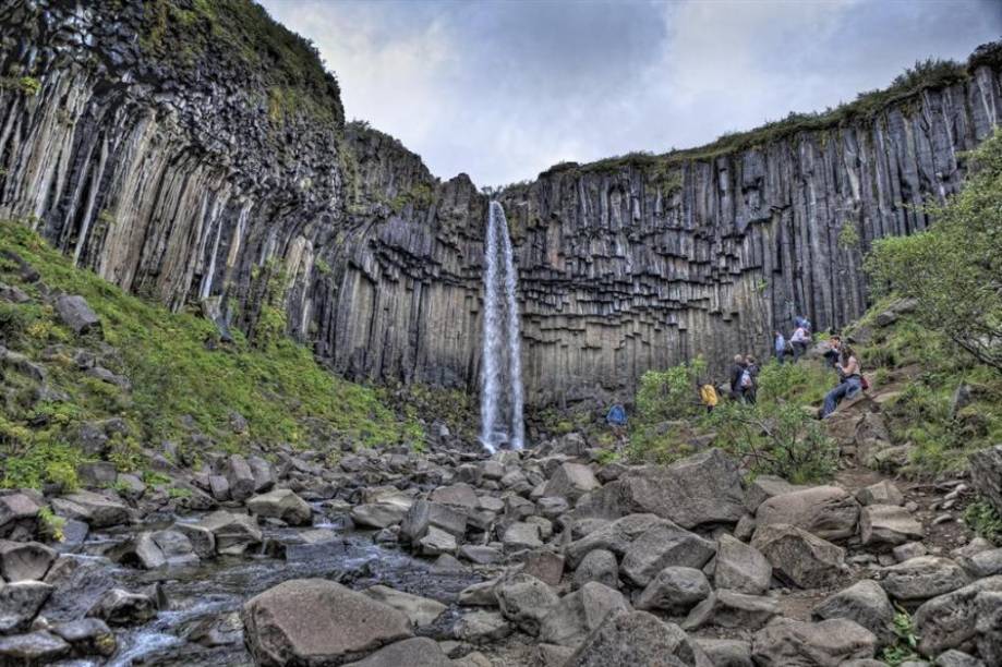 Cascata Svartifoss, na Islândia Cascata Svartifoss, na Islândia