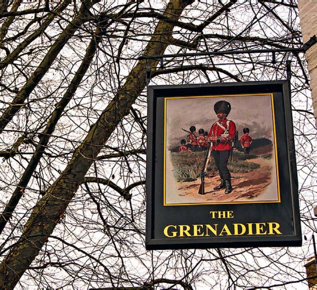 <strong>The Grenadier</strong> No agradabilíssimo bairro de Belgravia, tem três pequenos salões interligados. Suas (poucas) mesas reúnem executivos no almoço e na happy hour. Para acompanhar sopas, filés e peixes, há ales como Timothy Taylor’s, Wherry e Fuller’s London Pride. <em>Wilton Row, Belgravia</em> <strong>The Grenadier</strong> No agradabilíssimo bairro de Belgravia, tem três pequenos salões interligados. Suas (poucas) mesas reúnem executivos no almoço e na happy hour. Para acompanhar sopas, filés e peixes, há ales como Timothy Taylor’s, Wherry e Fuller’s London Pride. <em>Wilton Row, Belgravia</em>