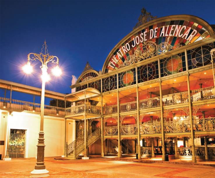 O belo Theatro José de Alencar, construção de 1910