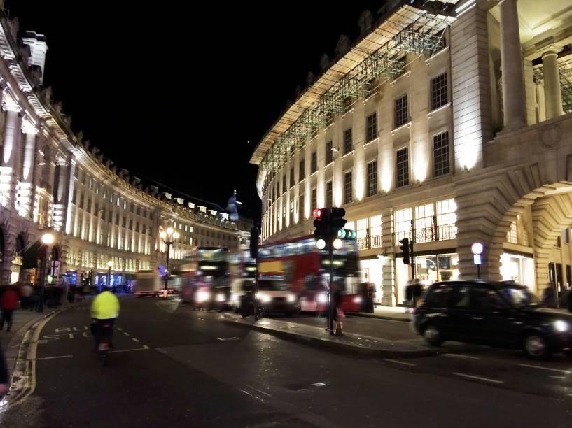 <strong>Piccadilly Circus, <a href="https://viajeaqui.abril.com.br/cidades/reino-unido-londres" target="_self">Londres</a>, <a href="https://viajeaqui.abril.com.br/paises/reino-unido" target="_self">Reino Unido</a> </strong>