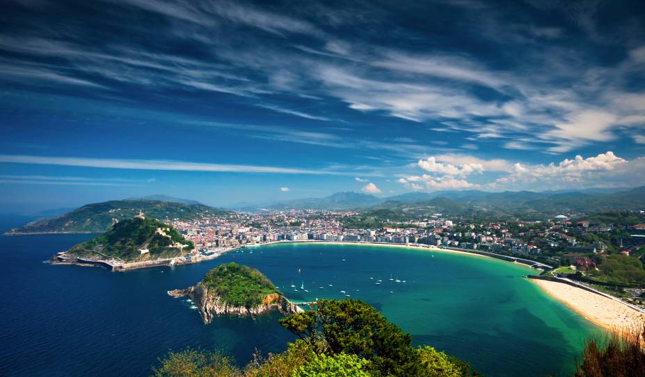 Vista aérea de San Sebastián e da Playa de La Concha