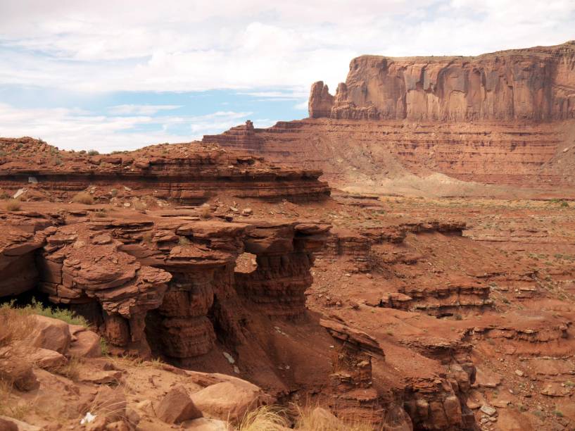 <strong>5. Arches National Park em Utah, <a href="https://viajeaqui.abril.com.br/paises/estados-unidos" rel="Estados Unidos" target="_blank">Estados Unidos</a></strong>                                                Além dos famosos arcos (há mais de 2 mil), o parque nacional é perfeito para fazer trilhas e observar outras formações rochosas impressionantes. As melhores horas para estar lá são no fim da tarde ou no início da manhã, quando a luz solar incide sobre as pedras, tornando suas cores ainda mais vibrantes