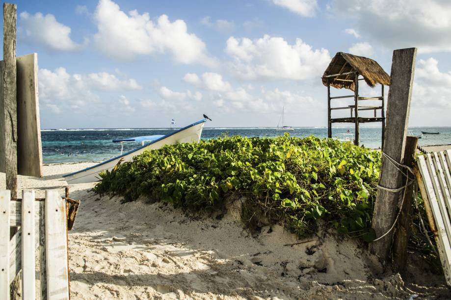 <strong><a href="https://viajeaqui.abril.com.br/cidades/mexico-cancun" rel="Cancún, México" target="_self">Cancún, México</a></strong>Em qualquer lugar que vá, o turista se depara com uma infraestrutura bem completa para atendê-lo. Nas praias, há muitas cabanas de salva-vidas. Pela cidade, há shoppings, bares e restaurantes aos montes <strong><a href="https://viajeaqui.abril.com.br/cidades/mexico-cancun" rel="Cancún, México" target="_self">Cancún, México</a></strong>Em qualquer lugar que vá, o turista se depara com uma infraestrutura bem completa para atendê-lo. Nas praias, há muitas cabanas de salva-vidas. Pela cidade, há shoppings, bares e restaurantes aos montes