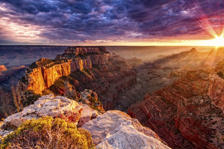 <strong><a href="https://preprod.viagemeturismo.abril.com.br/atracao/grand-canyon/" target="_blank">Grand Canyon</a> - <a href="https://preprod.viagemeturismo.abril.com.br/paises/estados-unidos/" target="_blank">Estados Unidos</a></strong>