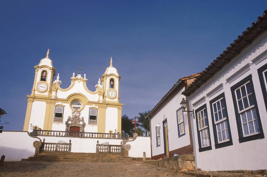 A <strong>Igreja Matriz de Santo Antônio</strong>, a mais importante da cidade de Tiradentes (MG), tem esculturas de Aleijadinho de 1810 A <strong>Igreja Matriz de Santo Antônio</strong>, a mais importante da cidade de Tiradentes (MG), tem esculturas de Aleijadinho de 1810