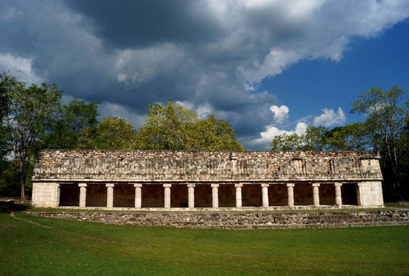 Uxmal exibe um dos exemplos mais extraordinários de arquitetura maia, conhecida como estilo Puuc. É Patrimônio Mundial pela Unesco