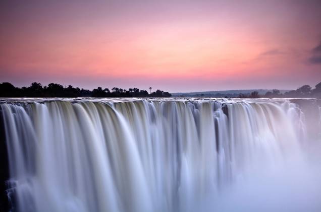 <strong>Victoria Falls - Zâmbia </strong> <strong>Victoria Falls - Zâmbia </strong>