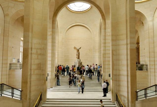 A <em>Vitória de Samotrácia </em>é um dos maiores destaques do acervo do Museu do Louvre A <em>Vitória de Samotrácia </em>é um dos maiores destaques do acervo do Museu do Louvre