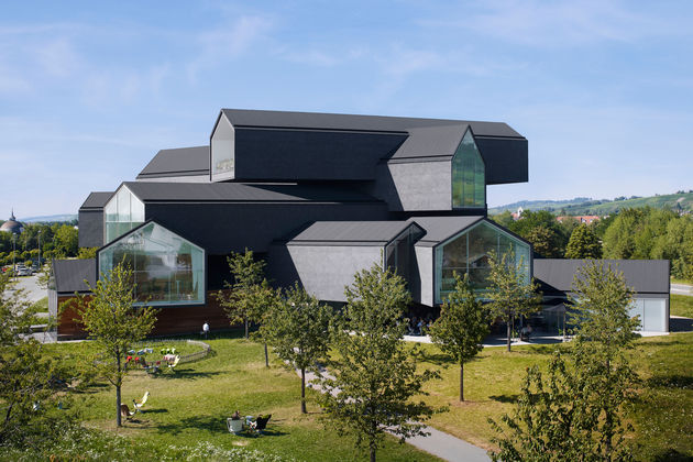 3. Um dos prédios do Vitra Campus, que fica na Alemanha 3. Um dos prédios do Vitra Campus, que fica na Alemanha