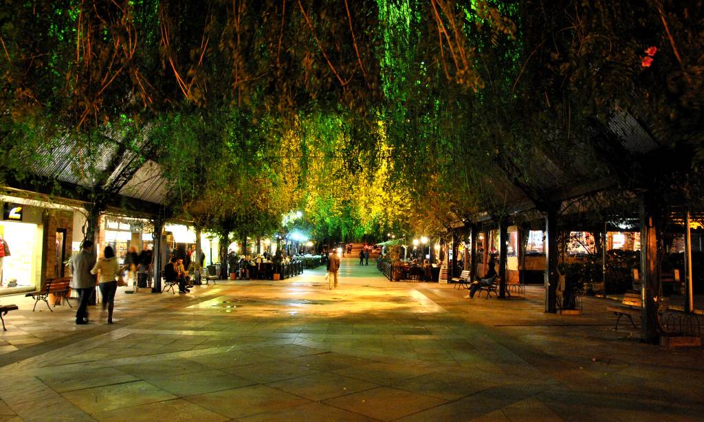 Rua coberta, Gramado