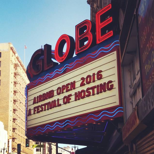 O Orpheum Theatre, na Broadway de Los Angeles, pronto para o grande evento do Airbnb O Orpheum Theatre, na Broadway de Los Angeles, pronto para o grande evento do Airbnb