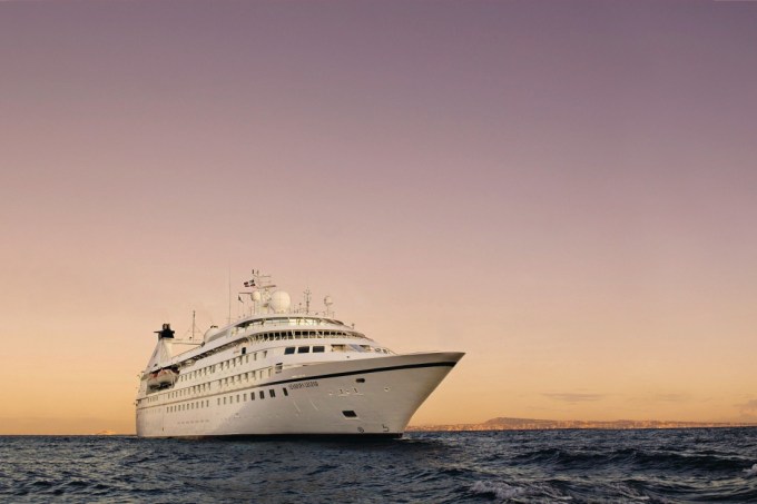 seabourn_legend_at_sea__sunset_scu7dsm2_n_xu9dirusuuso_rgb_s.jpeg