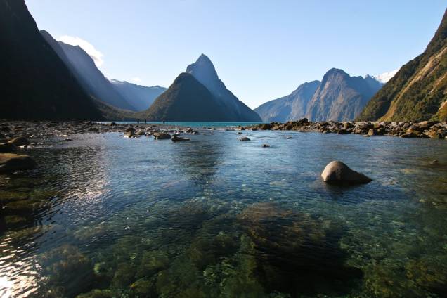Milford Sound, a 286 quilômetros de Queenstown, serviu de cenário para o filme <em>O Senhor dos Anéis</em> Milford Sound, a 286 quilômetros de Queenstown, serviu de cenário para o filme <em>O Senhor dos Anéis</em>