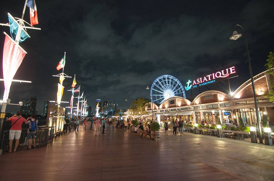 O mercado Asiatique, que fica de frente para o rio Chao Phraya