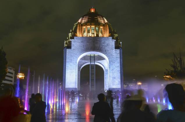 Monumento no centro da Cidade do México Monumento no centro da Cidade do México