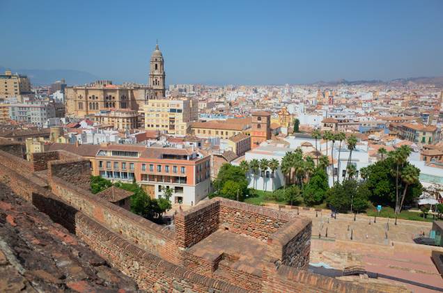 Vista do forte de Alcazaba https://www.flickr.com/photos/worldaroundtrip/20782327502/ Vista do forte de Alcazaba https://www.flickr.com/photos/worldaroundtrip/20782327502/