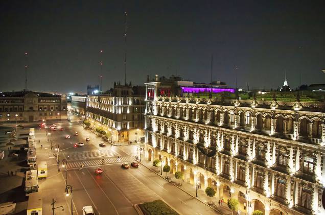 Trecho da Zocalo, a praça principal da capital mexicana Trecho da Zocalo, a praça principal da capital mexicana