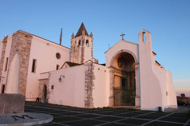 Catedral de Estremoz no entardecer Catedral de Estremoz no entardecer