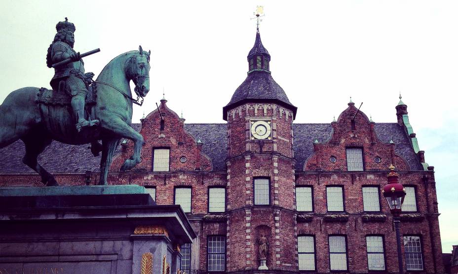 Na cidade alemã de Düsseldorf, passado e presente dialogam em harmonia Na cidade alemã de Düsseldorf, passado e presente dialogam em harmonia