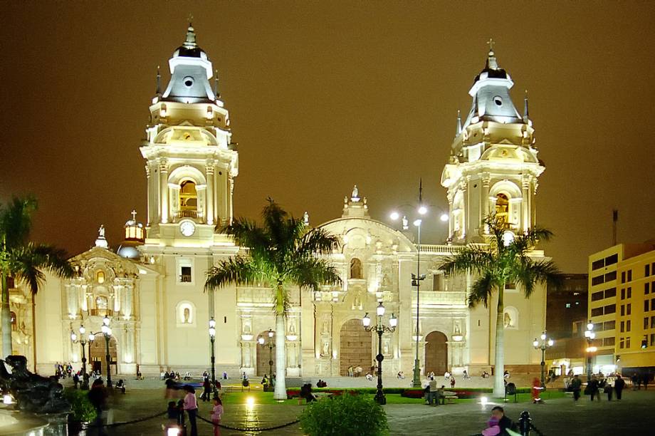 Inaugurada em 1538, com arquitetura barroca, a Catedral de Lima, no Peru, já foi reconstruída diversas vezes devido aos terremotos que assolaram o país. Apesar disso, ela preserva seu charme e merece uma visita detalhada graças aos seus mosaicos