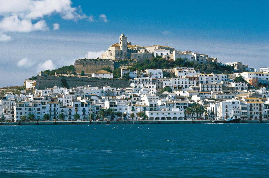 Dalt Vila, bairro Histórico da vila de Ibiza, no alto do morro