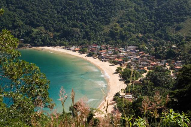 Segundo vilarejo mais populoso da ilha, perde apenas para a Vila do Abraão, a Praia Provetá reúne uma comunidade evangélica. Os 500 metros de areia amarelada e mar calmo não costumam receber turistas Segundo vilarejo mais populoso da ilha, perde apenas para a Vila do Abraão, a Praia Provetá reúne uma comunidade evangélica. Os 500 metros de areia amarelada e mar calmo não costumam receber turistas