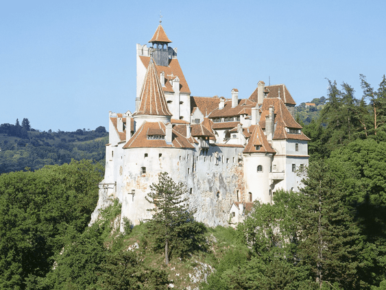 Os castelo de Bran visto do lado de fora