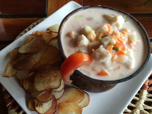 E não é que a comida também é interessante? Na foto: cocoda (pronuncia-se "coconda"), o ceviche fijiano