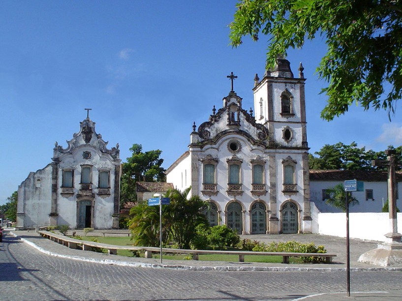 Convento de São Francisco e a Igreja de Santa Maria Madalena, em Marechal Deodoro, Alagoas, município que ganhou, em 2006, o título de Patrimônio Histórico Nacional